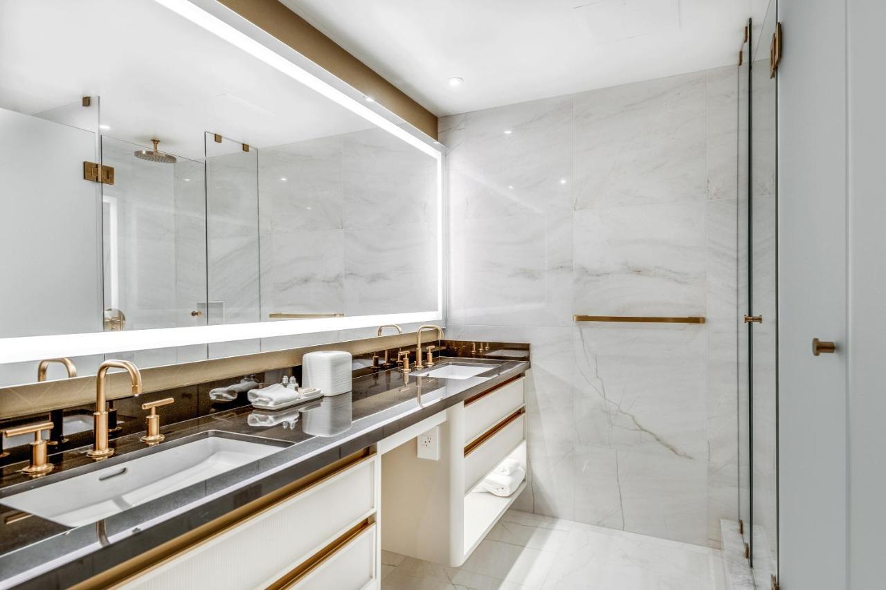 Azur Legacy Collection Hotel 밴쿠버 외부 사진